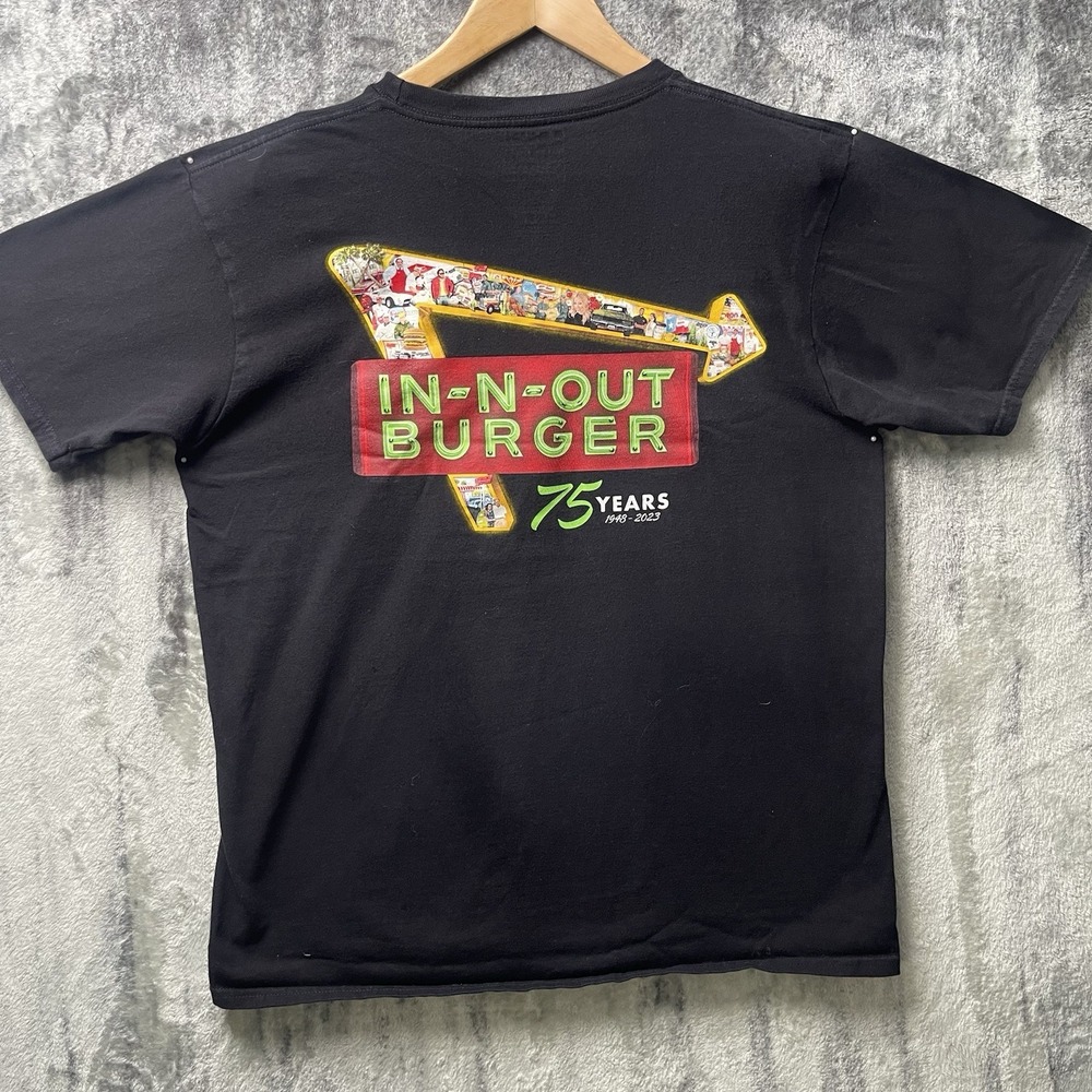 In And Out Burger T Shirt  Size L‎ Black  Made In USA